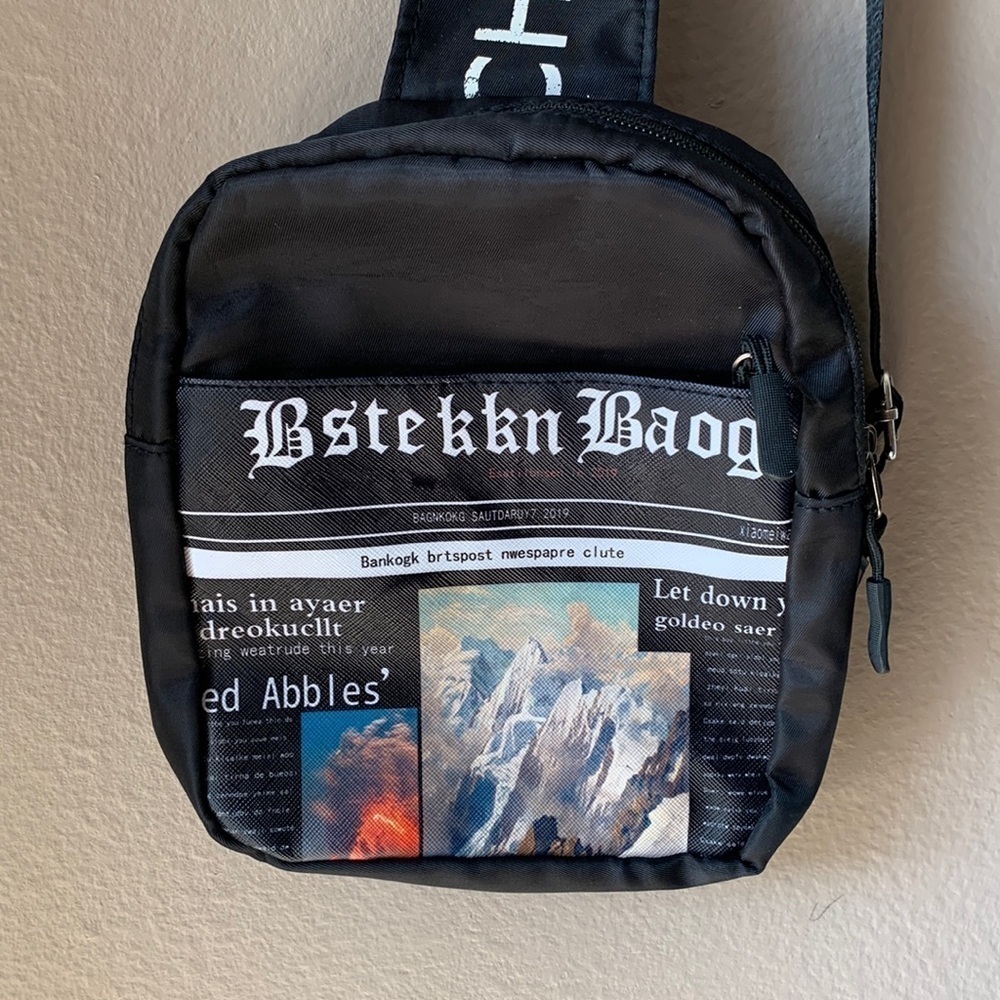 Black Mountain Novelty Crossbody Mini Bag